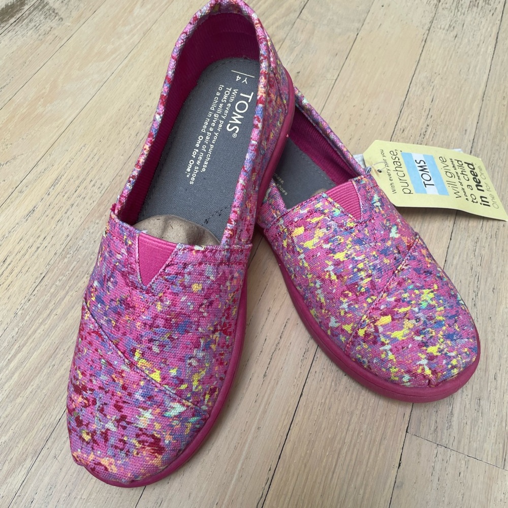Toms Classic Youth Size 4